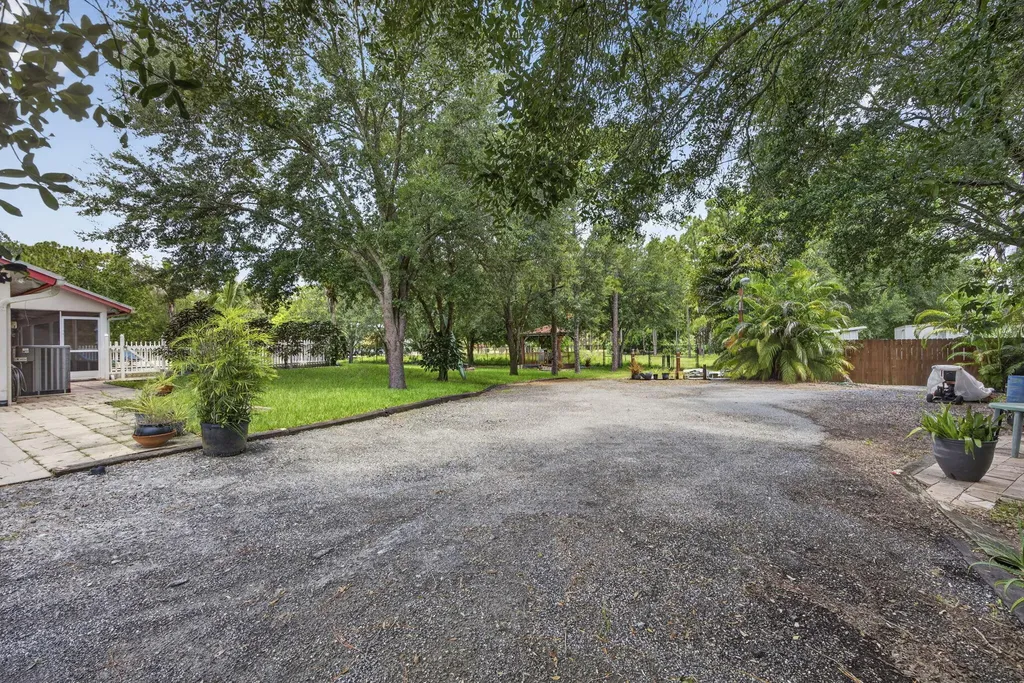 17183 73rd Court N The Acreage FL 33470