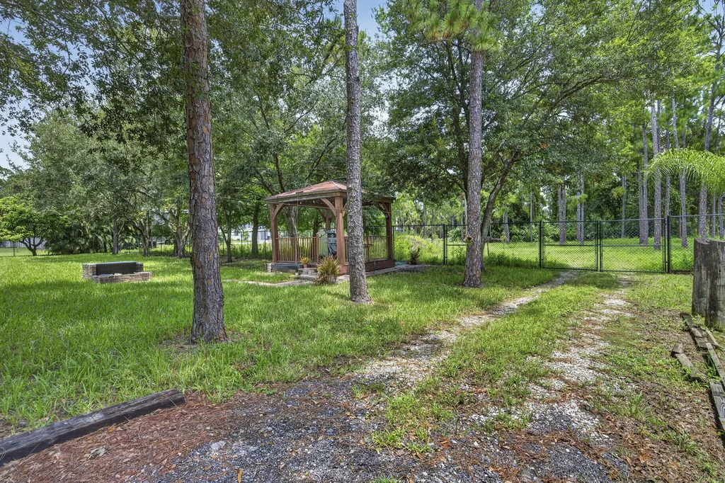 17183 73rd Court N The Acreage FL 33470