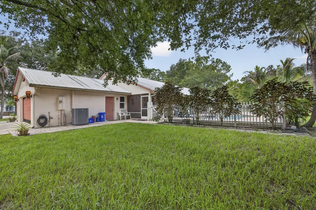 17183 73rd Court N The Acreage FL 33470