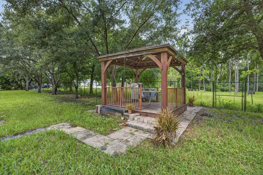 17183 73rd Court N The Acreage FL 33470