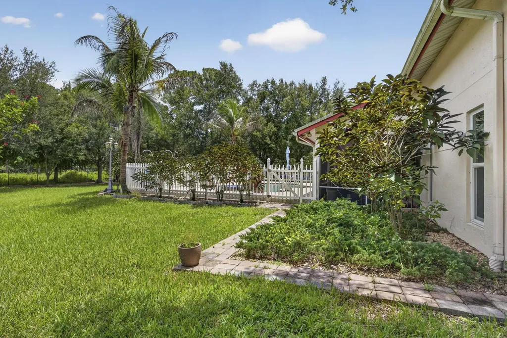 17183 73rd Court N The Acreage FL 33470