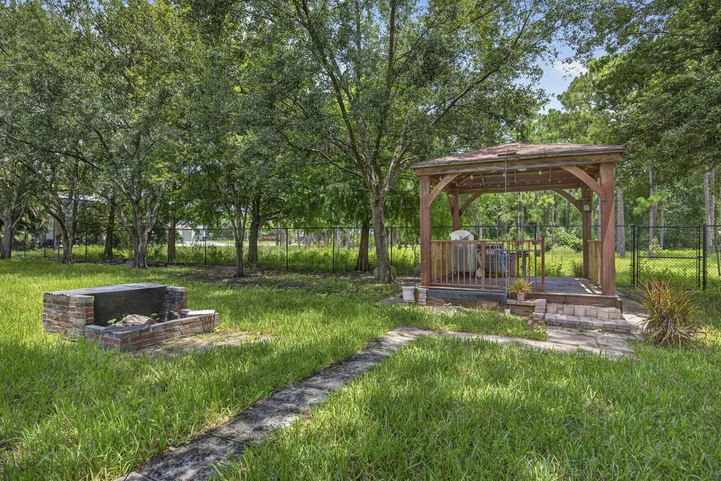 17183 73rd Court N The Acreage FL 33470