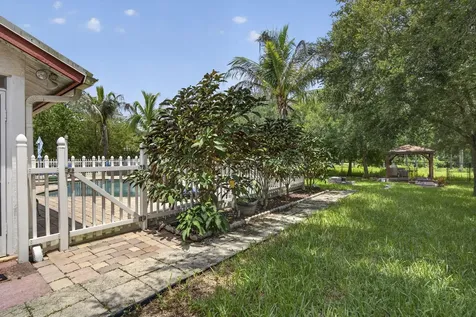 17183 73rd Court N The Acreage FL 33470