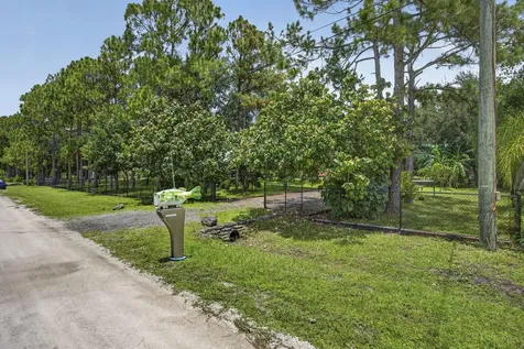 17183 73rd Court N The Acreage FL 33470