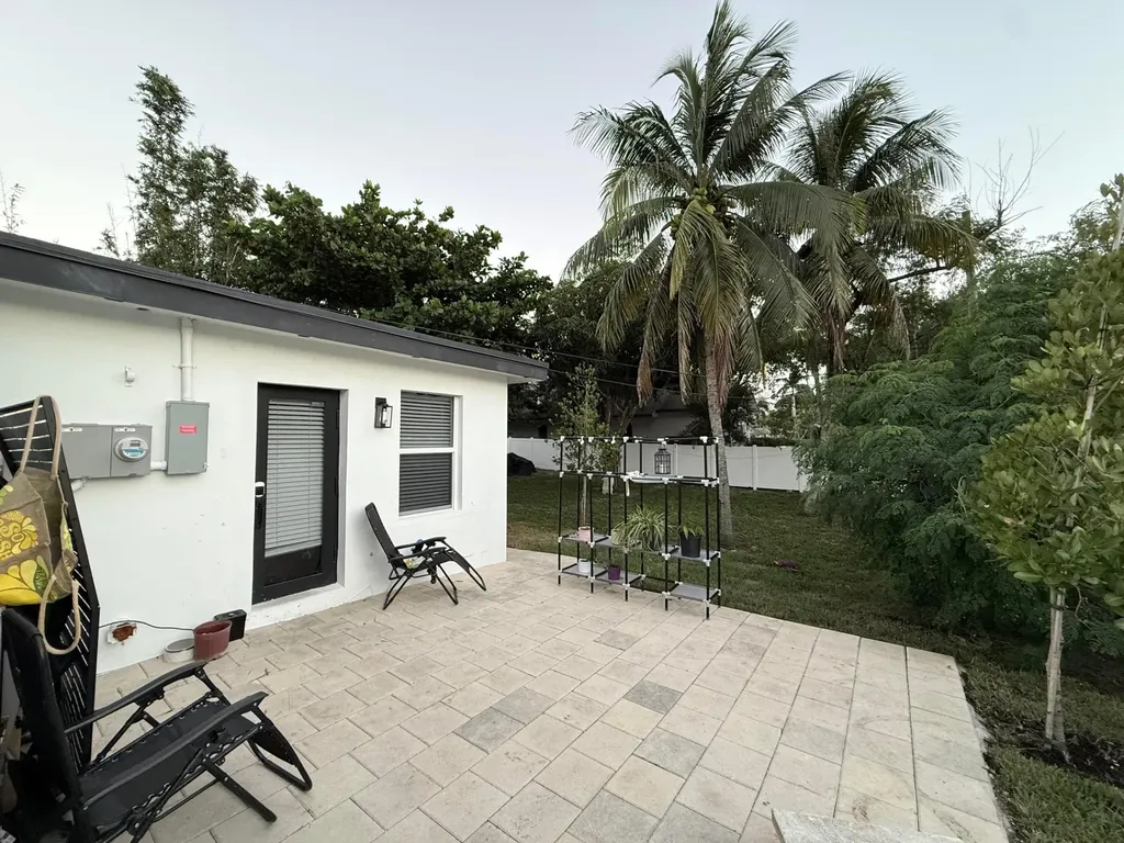 118 SW 7th Street Delray Beach FL 33444
