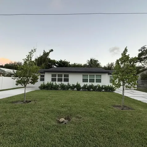 118 SW 7th Street Delray Beach FL 33444