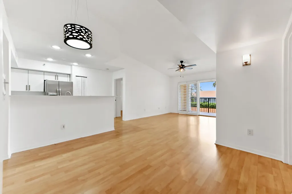 140 Yacht Club Way Hypoluxo FL 33462