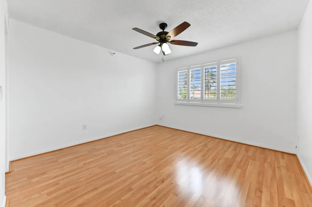 140 Yacht Club Way Hypoluxo FL 33462