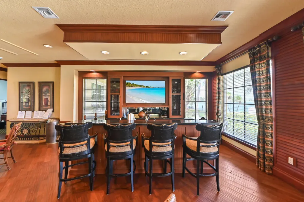 140 Yacht Club Way Hypoluxo FL 33462