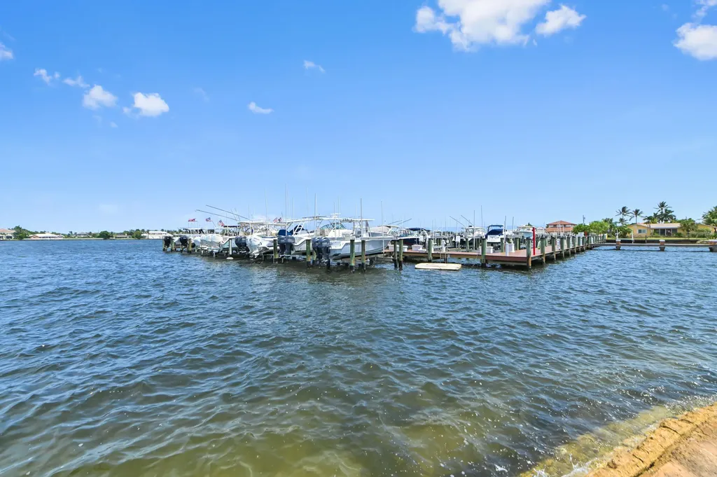 140 Yacht Club Way Hypoluxo FL 33462