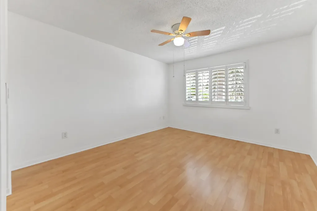 140 Yacht Club Way Hypoluxo FL 33462