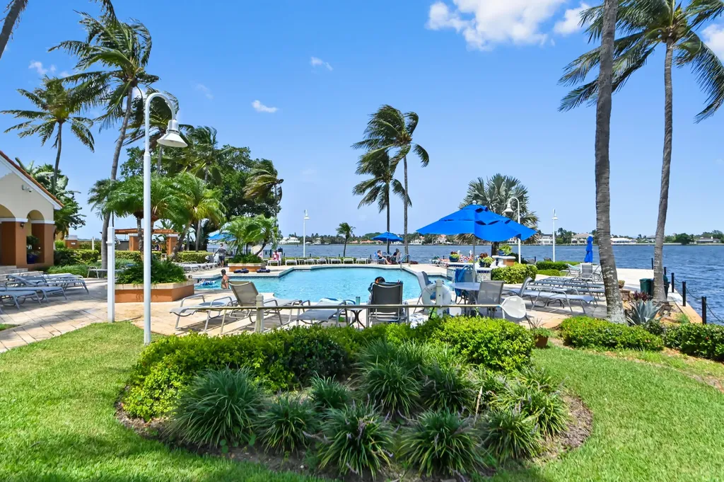 140 Yacht Club Way Hypoluxo FL 33462