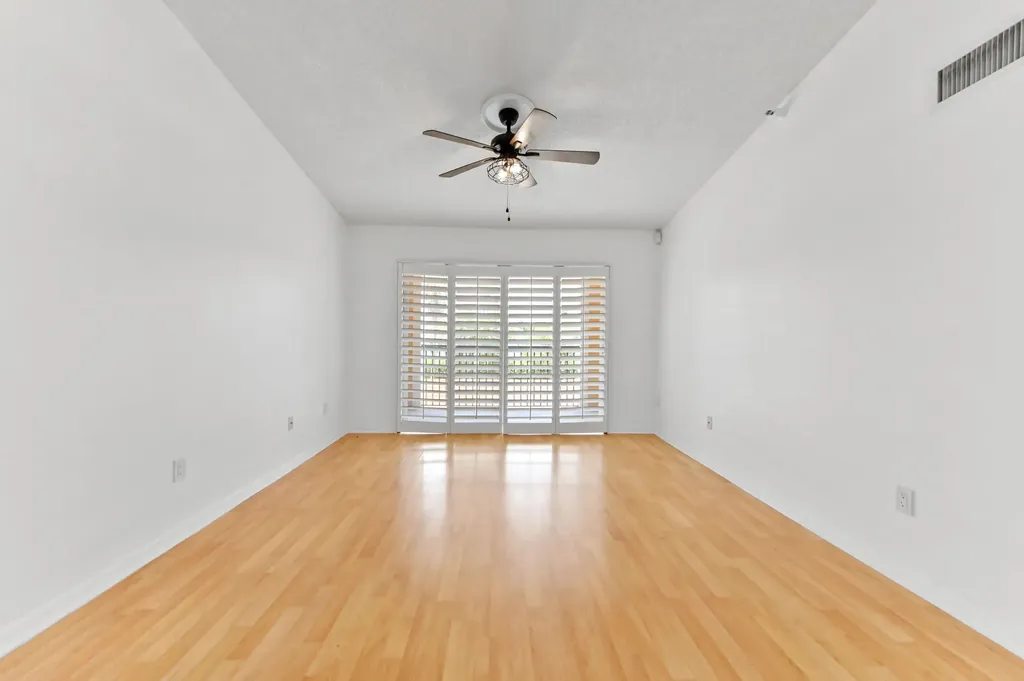 140 Yacht Club Way Hypoluxo FL 33462