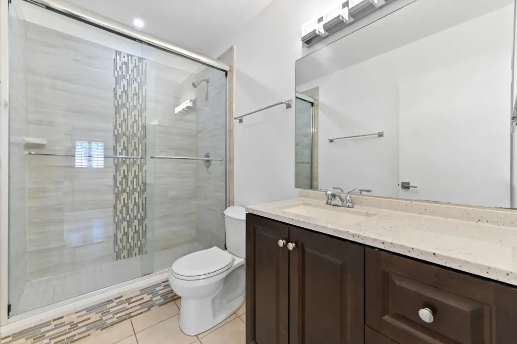 140 Yacht Club Way Hypoluxo FL 33462