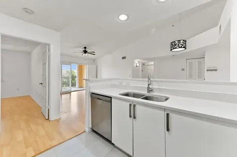 140 Yacht Club Way Hypoluxo FL 33462