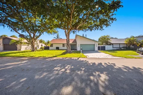 8114 Nutmeg Way Tamarac FL 33321