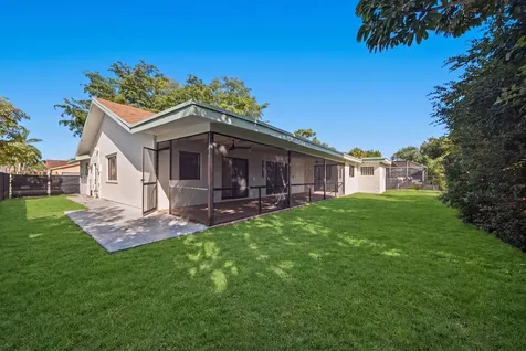 8114 Nutmeg Way Tamarac FL 33321