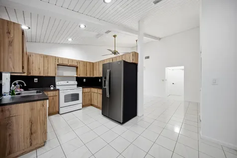8114 Nutmeg Way Tamarac FL 33321