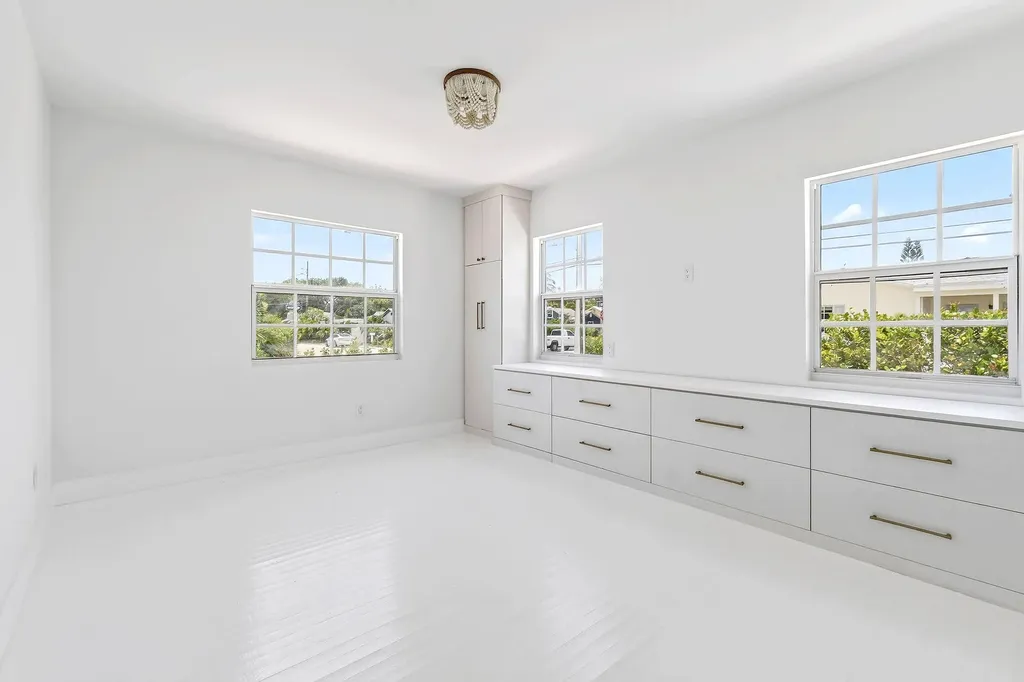 1201 N Ocean Breeze Lake Worth Beach FL 33460