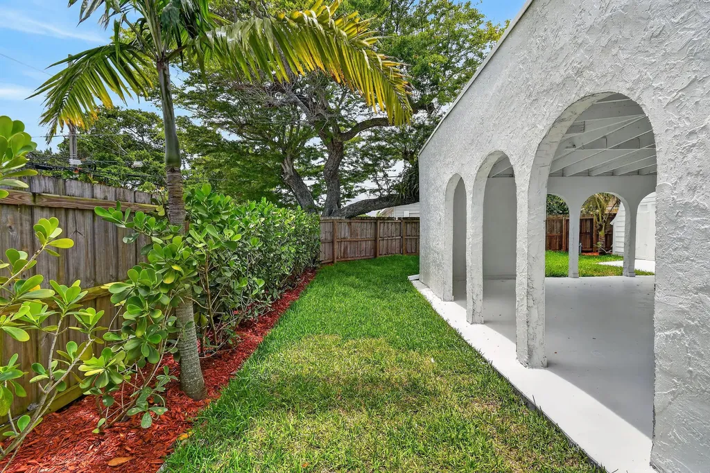 1201 N Ocean Breeze Lake Worth Beach FL 33460