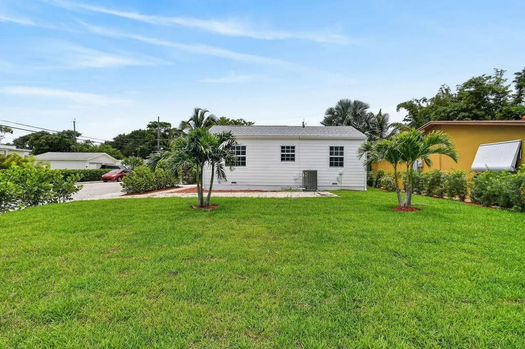 1201 N Ocean Breeze Lake Worth Beach FL 33460