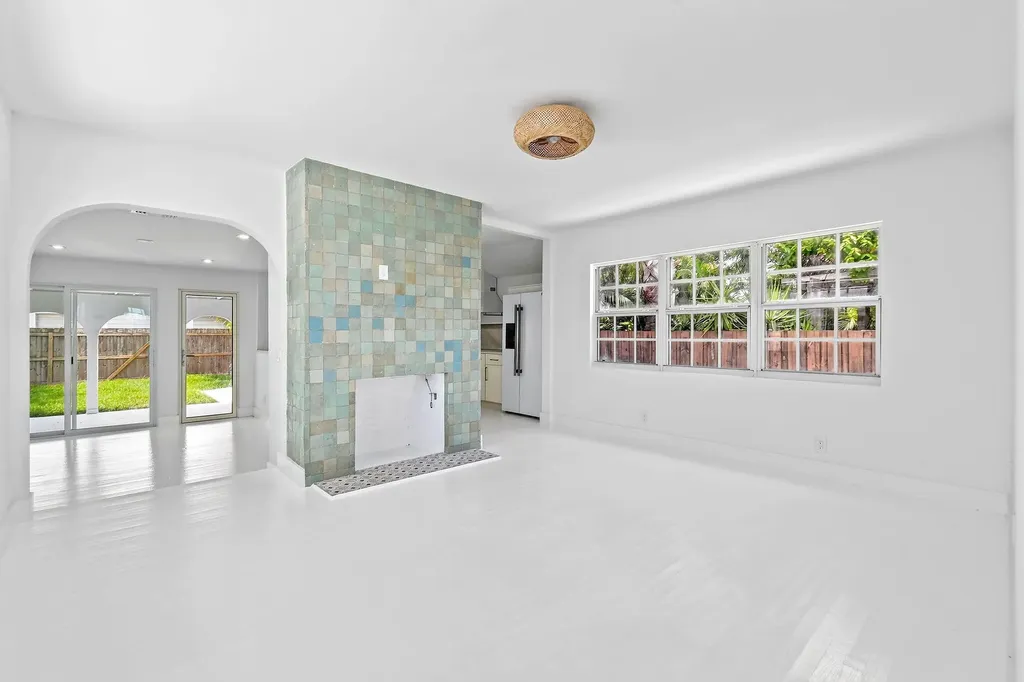 1201 N Ocean Breeze Lake Worth Beach FL 33460