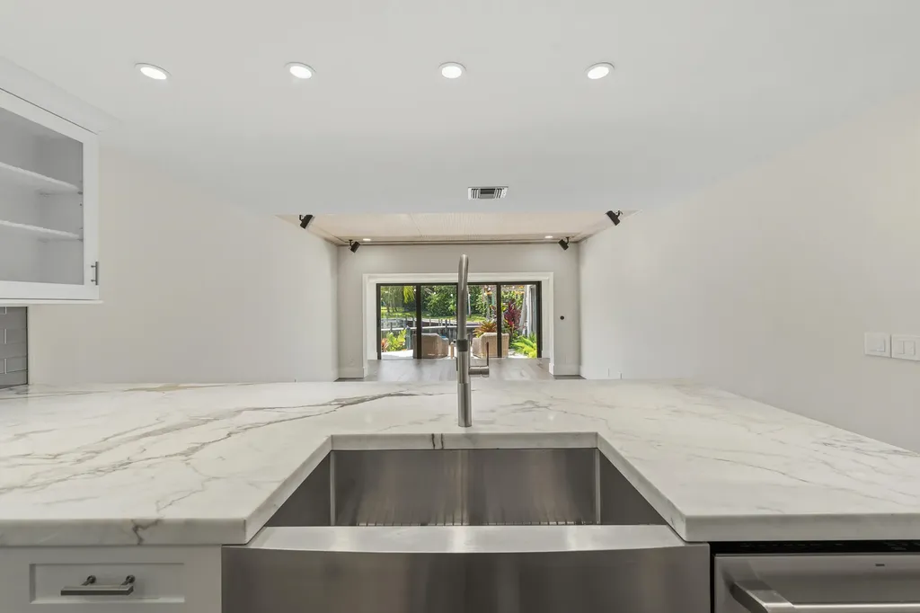 2359 Treasure Isle Drive Palm Beach Gardens FL 33410
