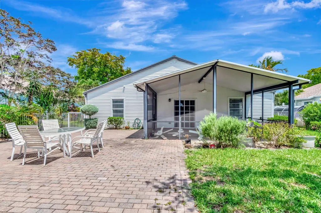 5048 Brian Boulevard Boynton Beach FL 33472