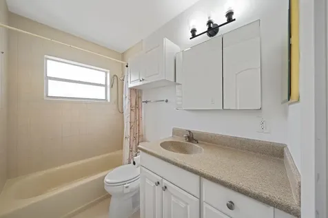 330 NE 48th Street Oakland Park FL 33334