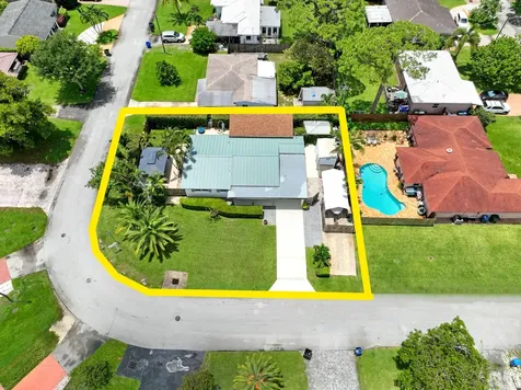330 NE 48th Street Oakland Park FL 33334