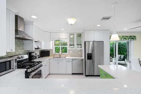 330 NE 48th Street Oakland Park FL 33334