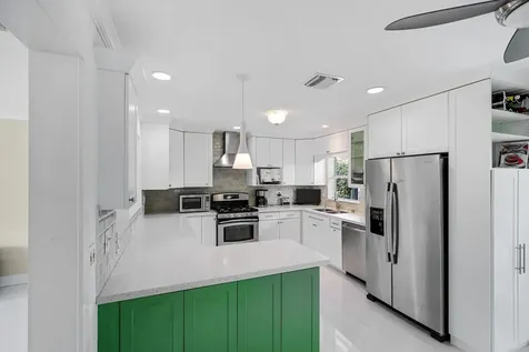 330 NE 48th Street Oakland Park FL 33334