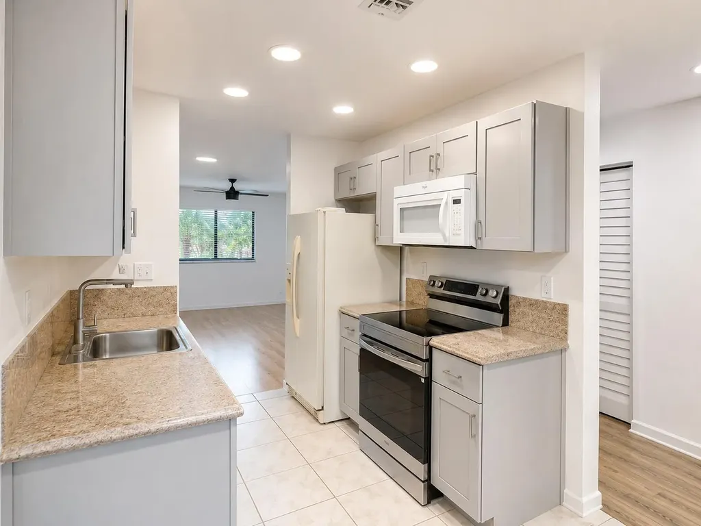1363 NW 94th Way Coral Springs FL 33071