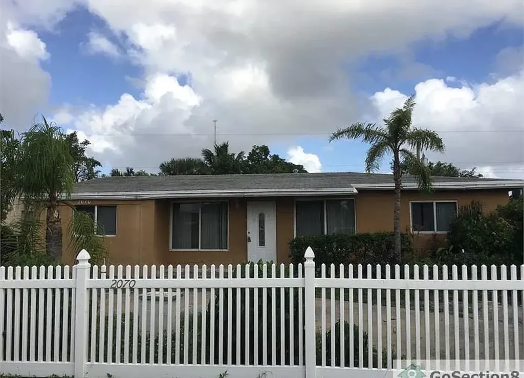 2070 NW 28th Terrace Fort Lauderdale FL 33311