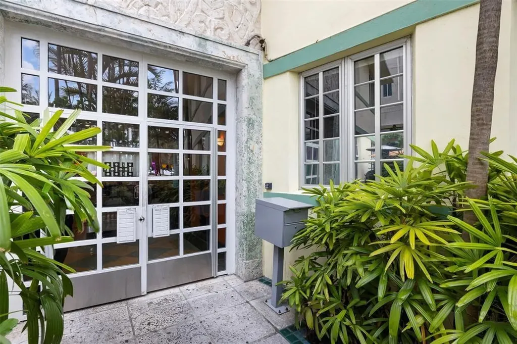 530 Ocean Drive Miami Beach FL 33139