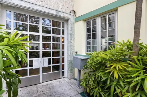530 Ocean Drive Miami Beach FL 33139
