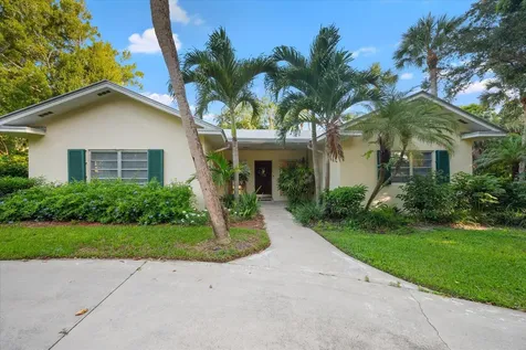 24 N Via Lucindia Sewalls Point FL 34996