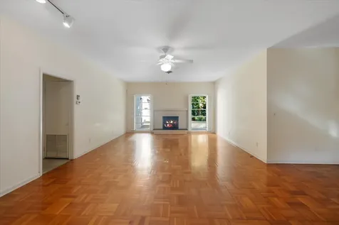 24 N Via Lucindia Sewalls Point FL 34996