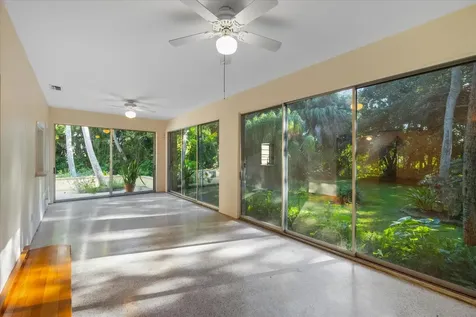 24 N Via Lucindia Sewalls Point FL 34996