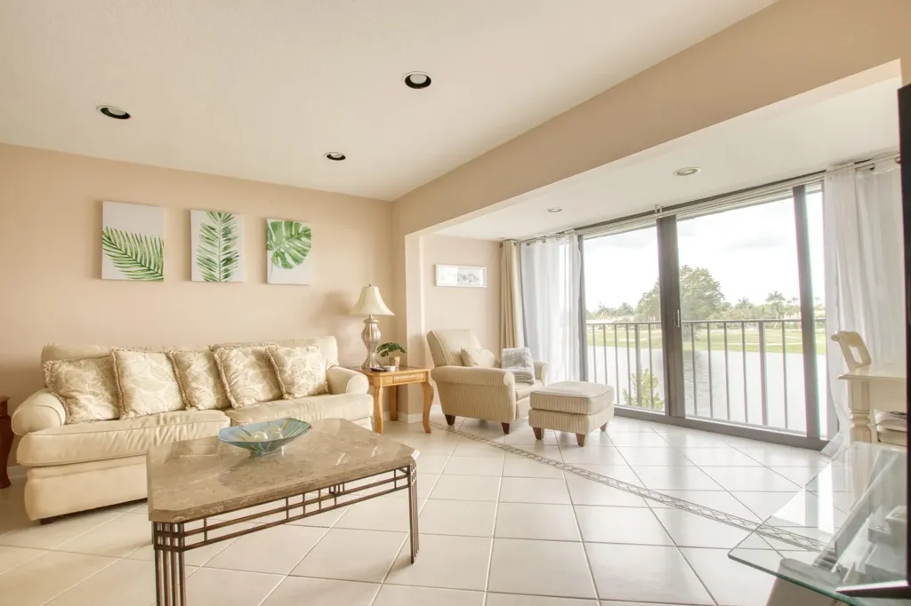 4272 D Este Court Lake Worth FL 33467