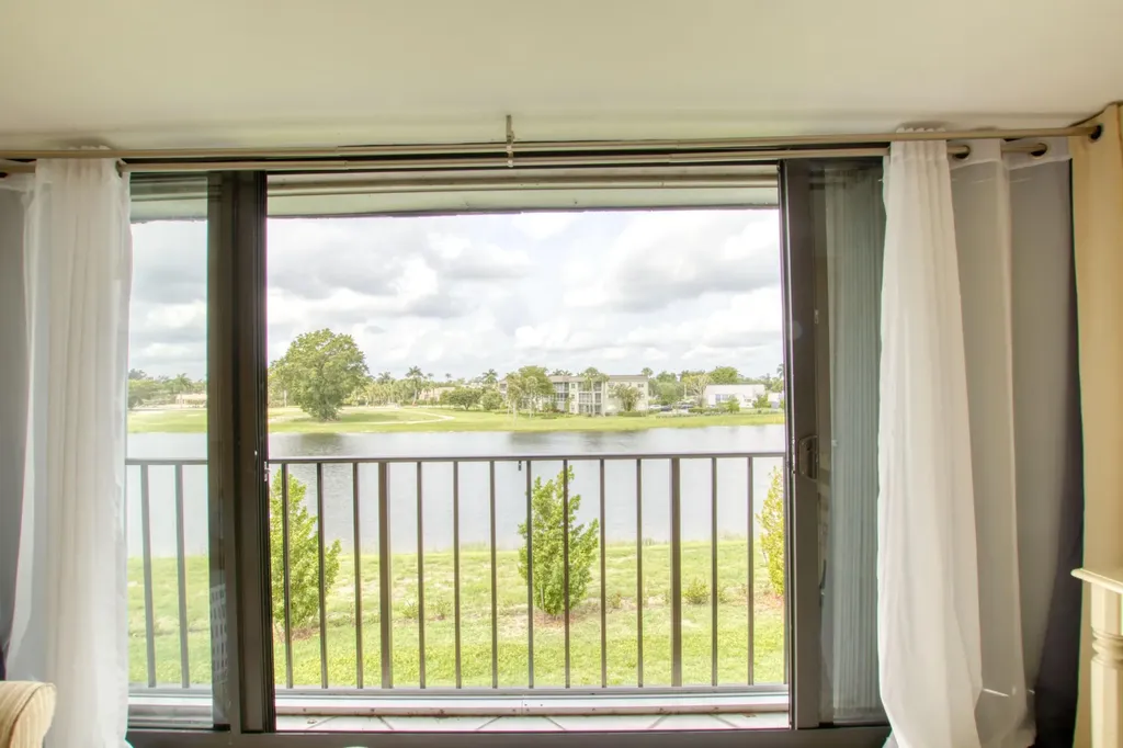 4272 D Este Court Lake Worth FL 33467