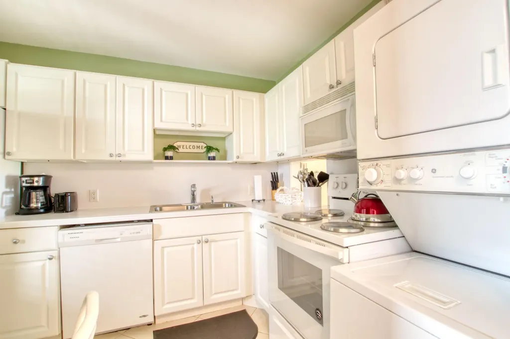 4272 D Este Court Lake Worth FL 33467
