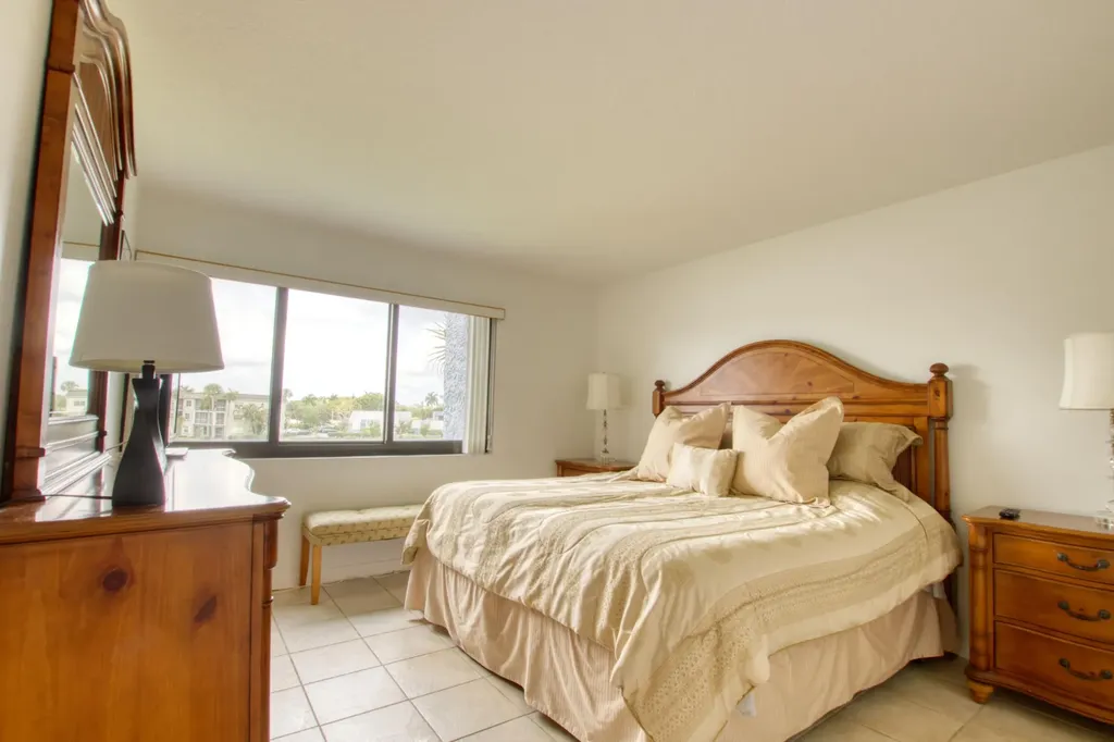 4272 D Este Court Lake Worth FL 33467