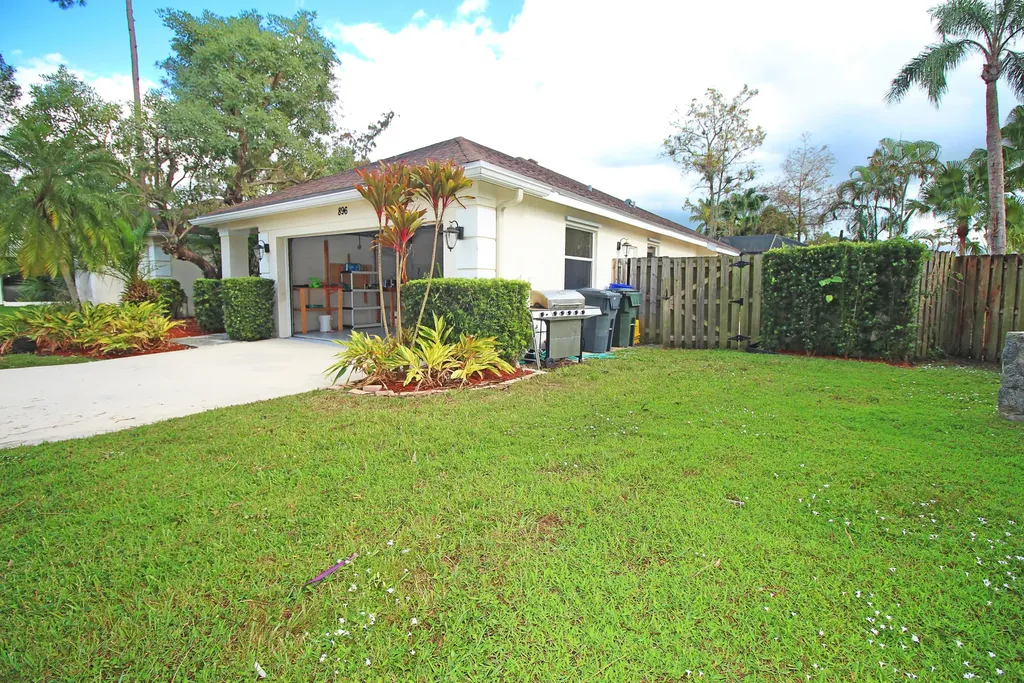 896 Rose Court Wellington FL 33414