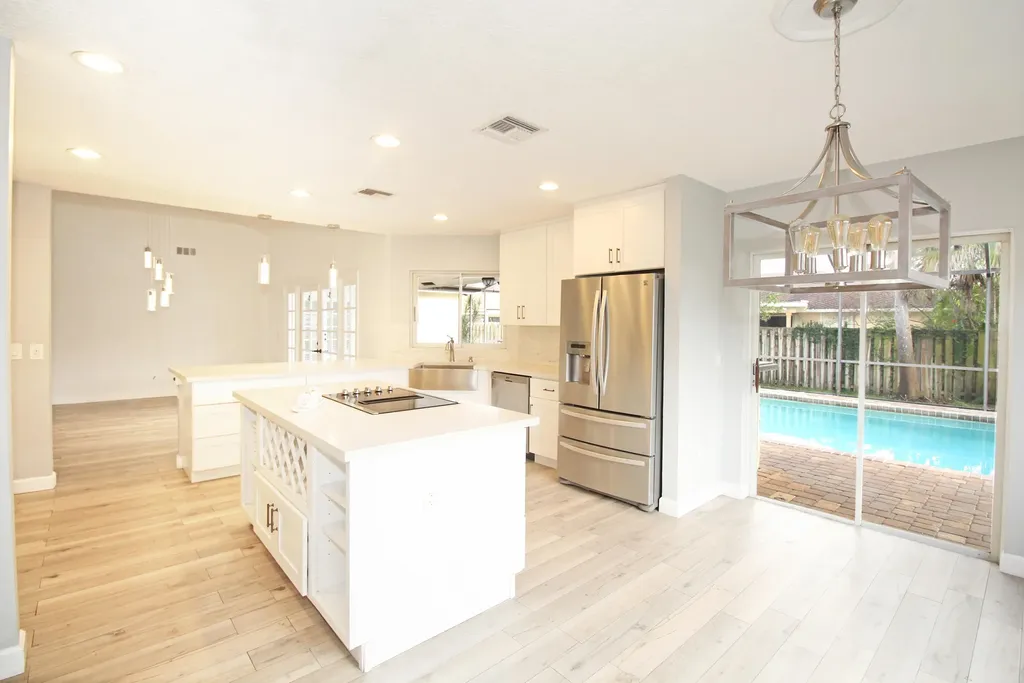 896 Rose Court Wellington FL 33414
