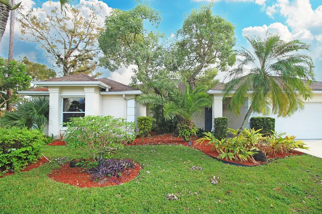 896 Rose Court Wellington FL 33414