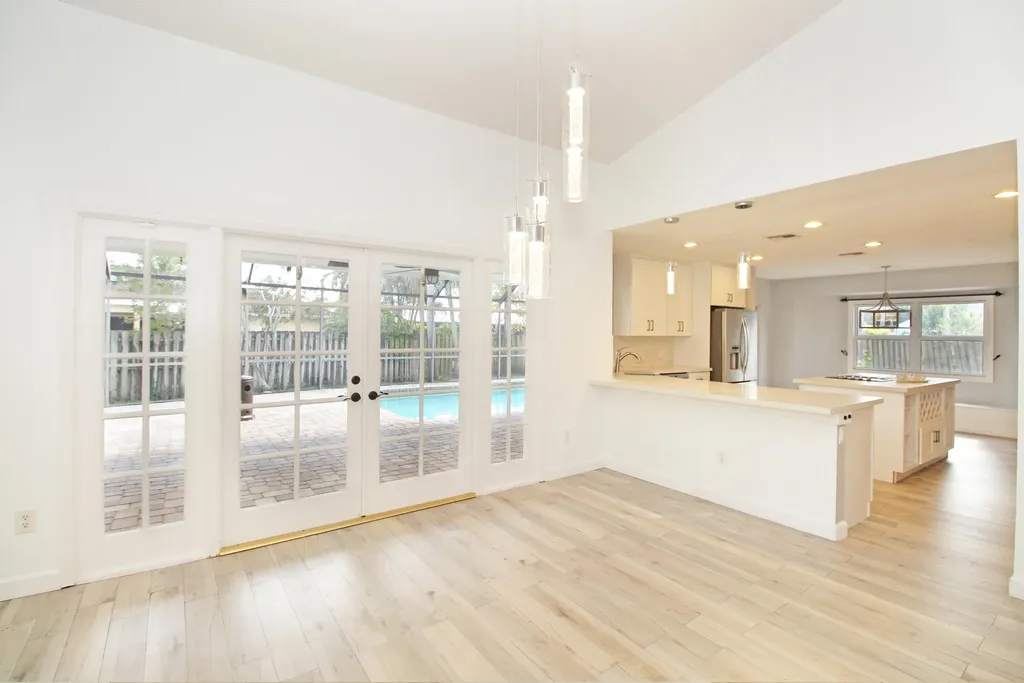 896 Rose Court Wellington FL 33414
