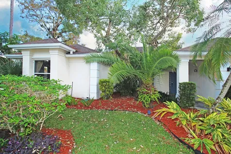 896 Rose Court Wellington FL 33414