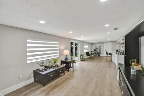 7290 W 14th Court Hialeah FL 33014