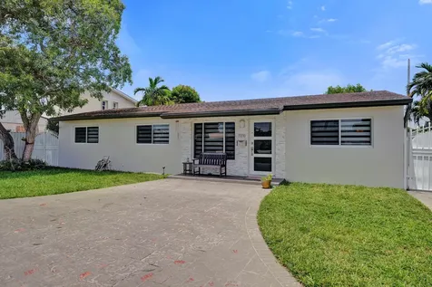 7290 W 14th Court Hialeah FL 33014